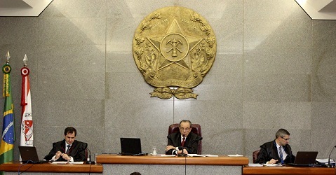 Mesa do Pleno do Tribunal de Contas (Foto: Karina Camargos Coutinho)